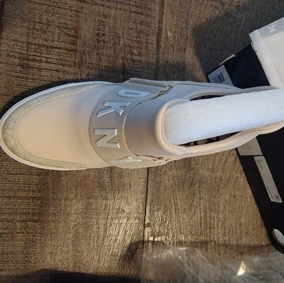 DKNY Women's Sneakers - Picture 7 of 7